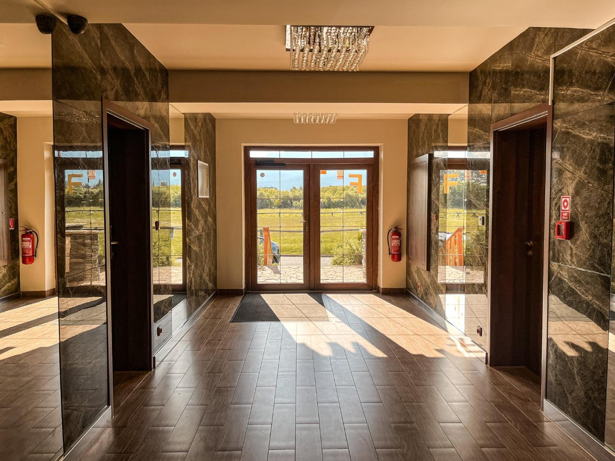 Tri Stity Apartment With Tatra View Terrace 韦尔卡鲁穆尼卡 外观 照片