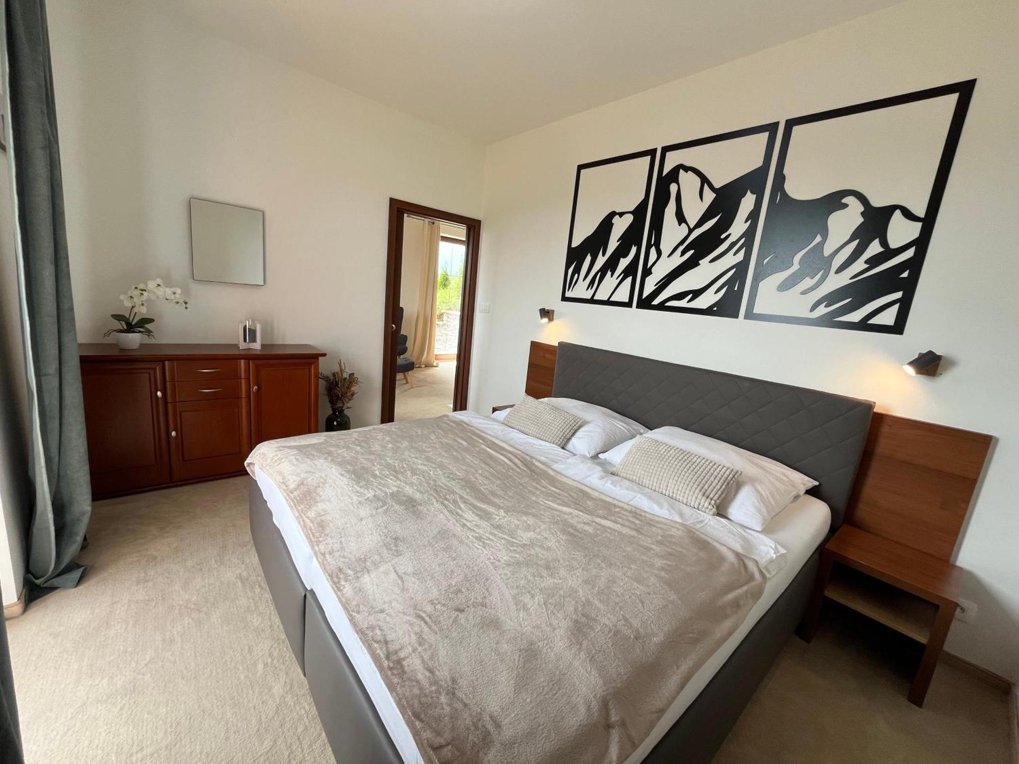 Tri Stity Apartment With Tatra View Terrace 韦尔卡鲁穆尼卡 外观 照片